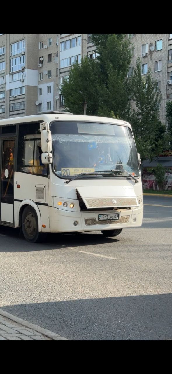 Smoke from a bus on route No. 2 — poor technical condition